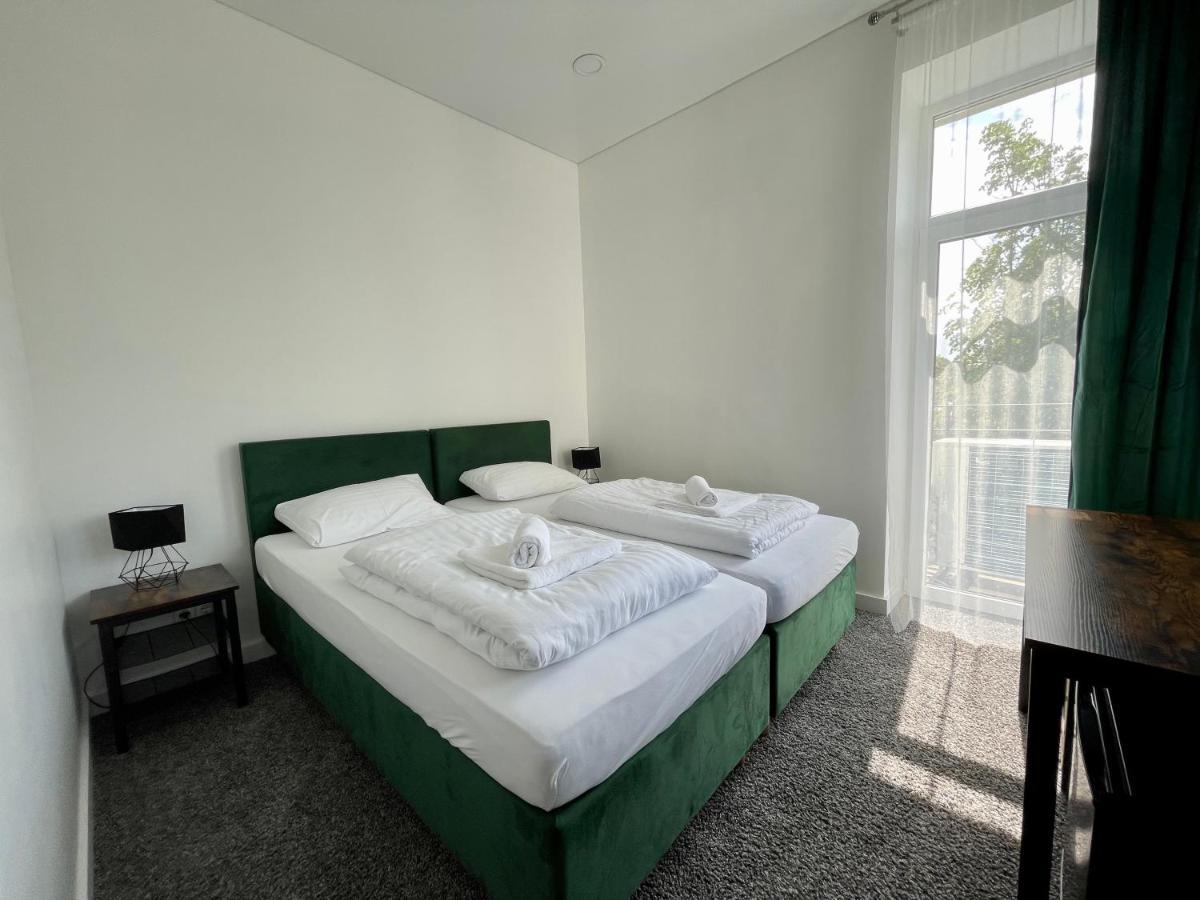 Green Apartments Easy Каунас Екстериор снимка