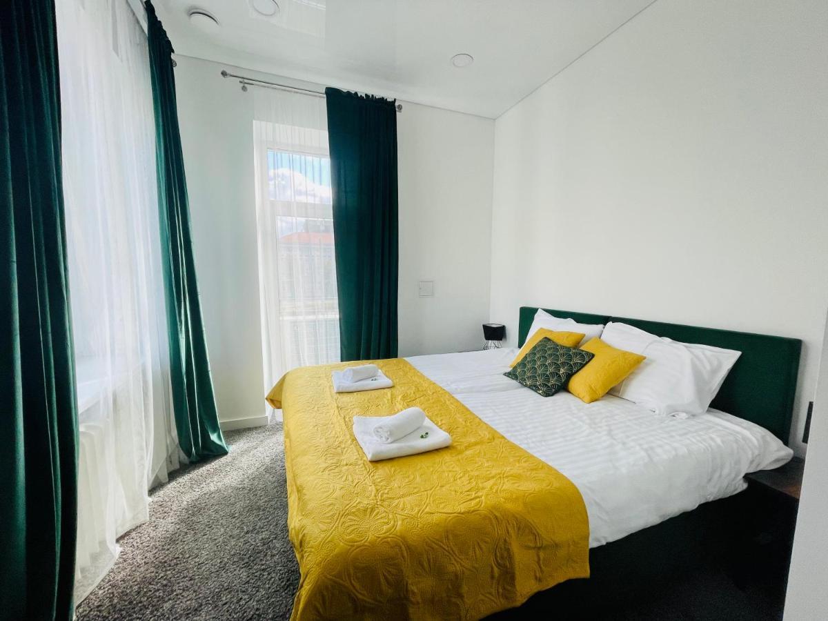 Green Apartments Easy Каунас Екстериор снимка